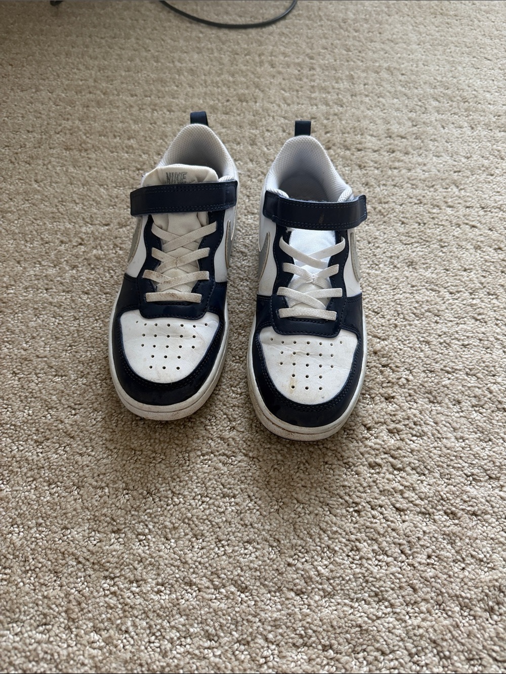 Nike Kids White and Navy Hook-and-Loop Sneakers